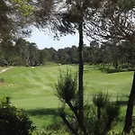 D'el Rey The Golf & אובידוס