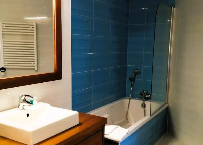 D'el Rey The Golf & *